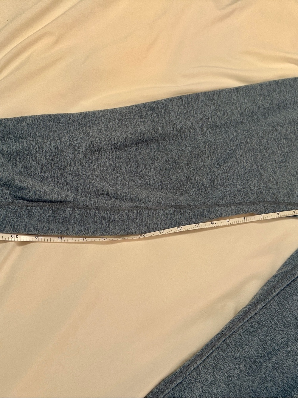 Vuori Performance Drawstring Joggers. Size Small. Light Blue/Grey - Picture 5 of 7